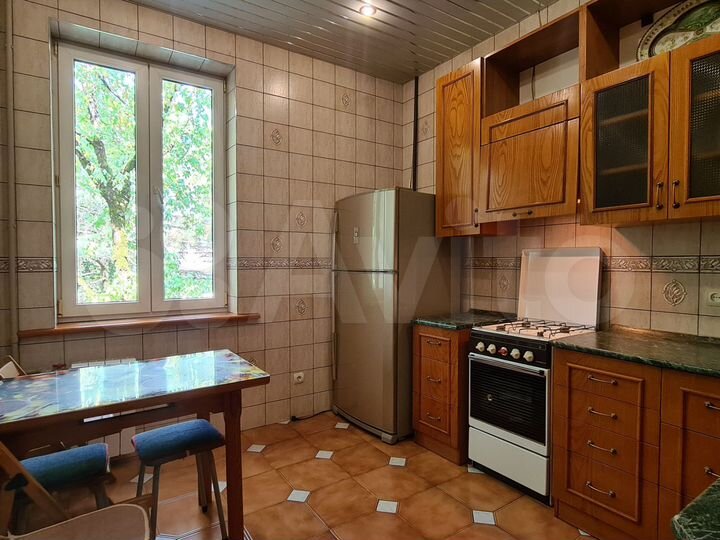 2-к. квартира, 65 м², 3/3 эт.