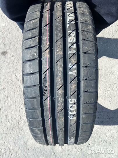 Kumho Ecsta PS71 275/40 R19 105Y