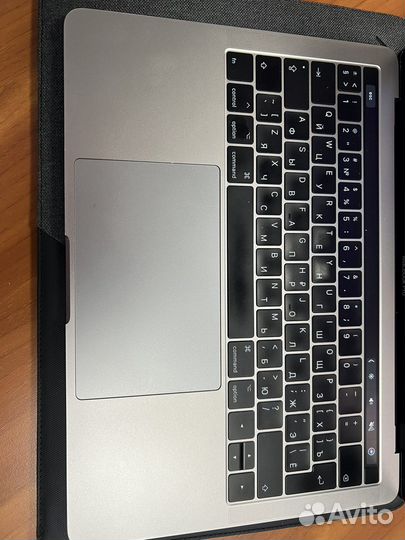 MacBook Pro Touch Bar 13 дюйм., 2017 г