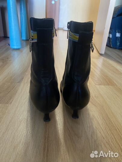 Получапожки нат кожа на 38 размер