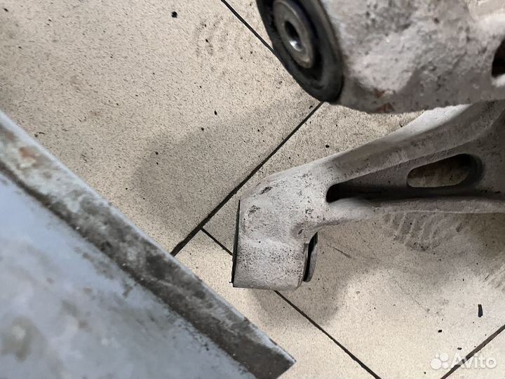 Рычаги передние нижние GL 164