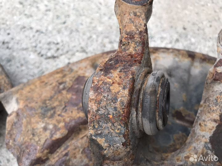 Кулак Поворотный Mercedes-Benz S500 (W220) 2001 г