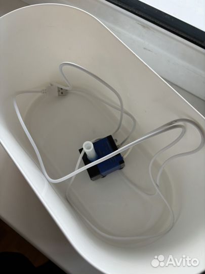 Фонтан-поилка для кошек и собак