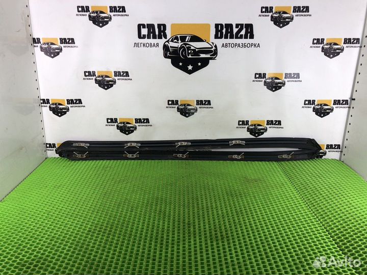 Молдинги лобового стекла Volvo XC60