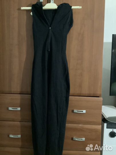 Комбинезон спортивный с капюшоном