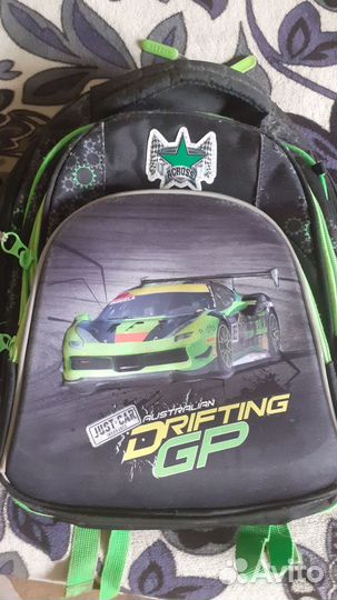 Продаю школьный рюкзак