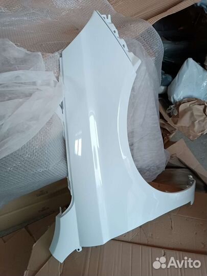 Крыло правое Веста белое ледниковый Автоваз