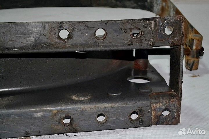 Кронштейн топливного бака renault trucks Magnum Dx