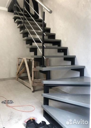Лестница винтовая с монтажем