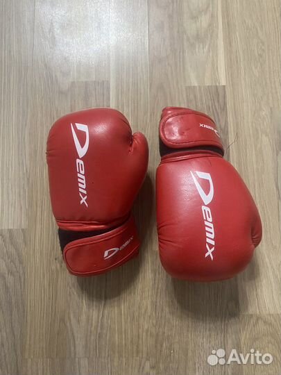 Боксерские перчатки