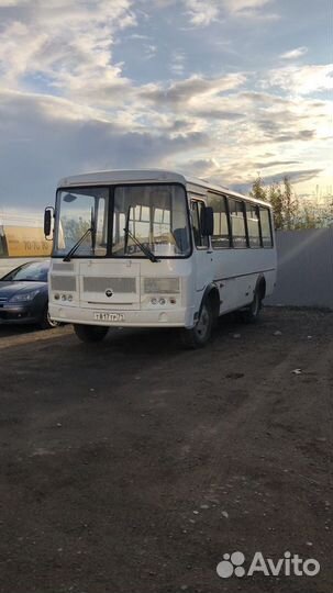 Водитель дежурного автобуса паз