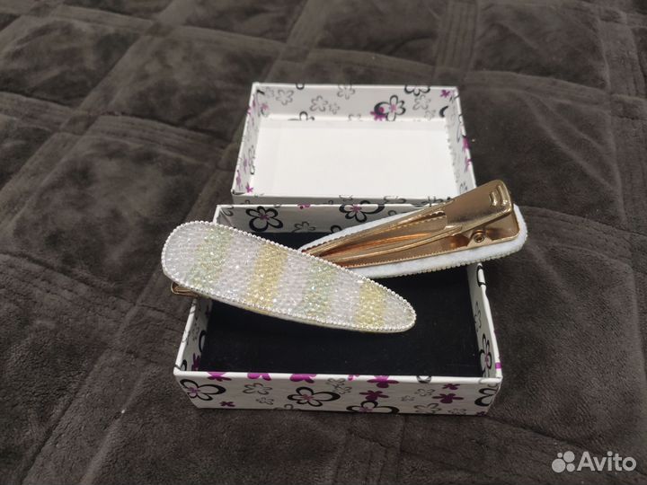 Заколки для волос