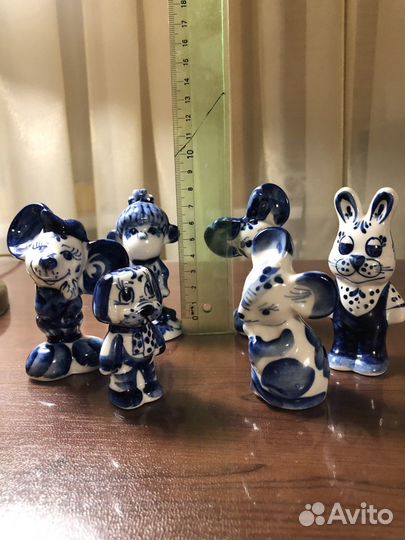 Фигурки фарфоровые 