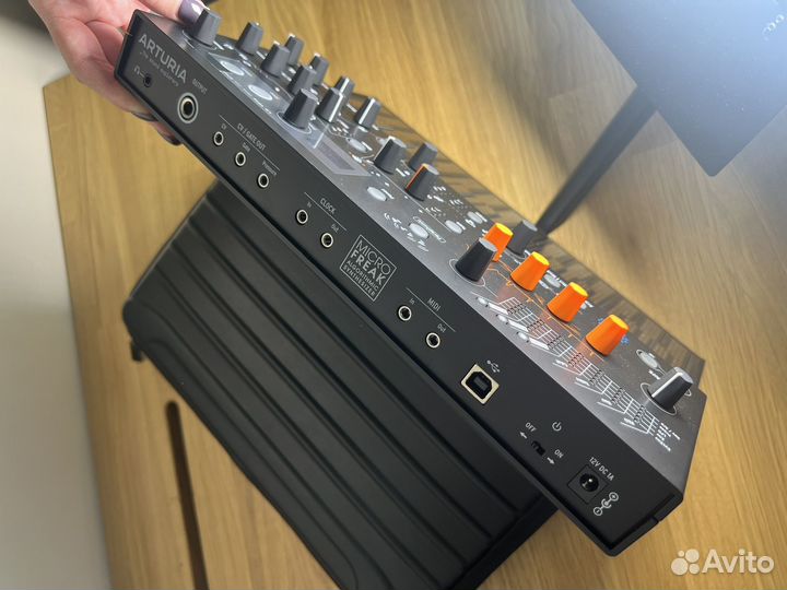 Синтезатор Arturia MicroFreak Stellar
