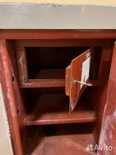 Сейф металлический отдам