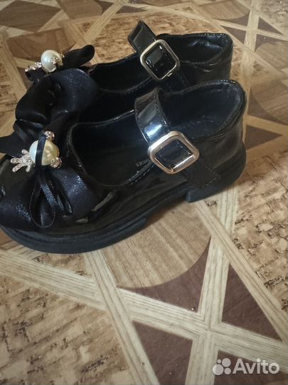 Туфли на девочку 25