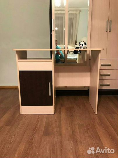 Стол компьютерный