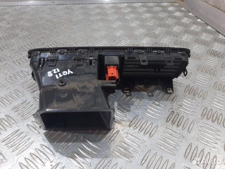 Дефлектор воздушный правый Skoda Yeti 5L CBZ 2013