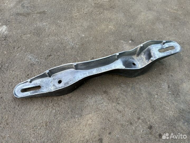 Траверса МКПП bmw e28