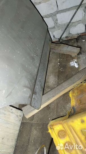 Задняя правая дверь