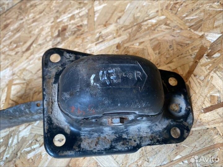 Рычаг задний продольный правый Skoda Octavia