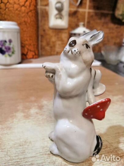 Заяц фигурка времен СССР