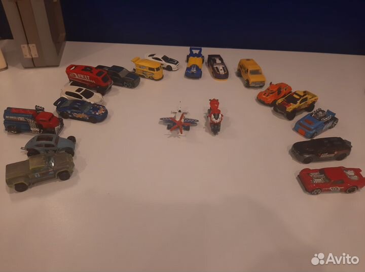 Машинки hotwheels