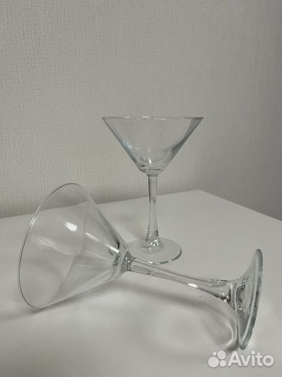 Бокалы для мартини или коктелей