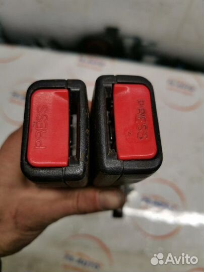 Замок ремня безопасности передний Hyundai Getz 1.4