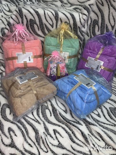 Набор полотенец (подарочный),Подушки love IS