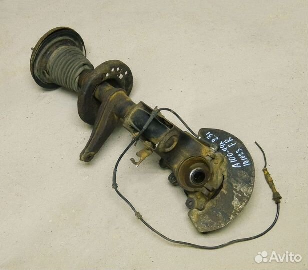 Стойка передняя правая Audi 100 C3 2.3