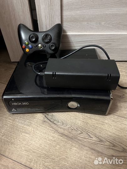 Xbox 360 2 шт+9 геймпадов