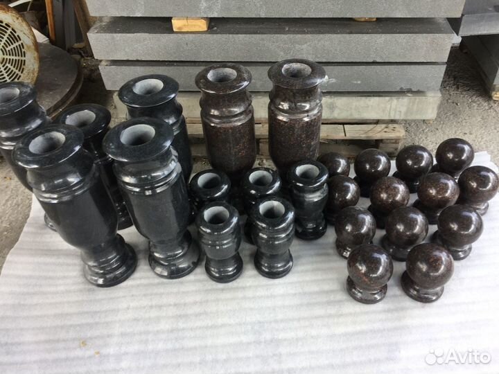 Вазы из гранита