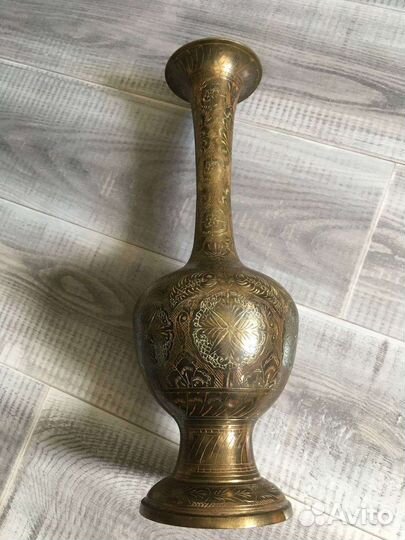 Декоративная латунная ваза