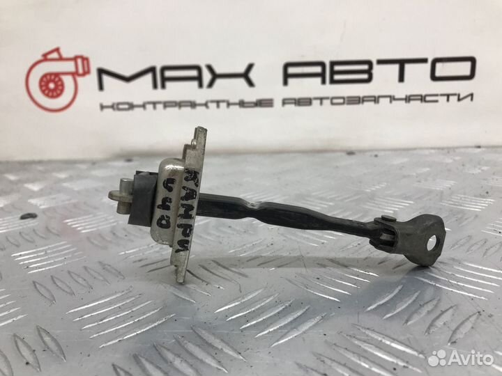 Б/У ограничитель двери передний левый Toyota Camry