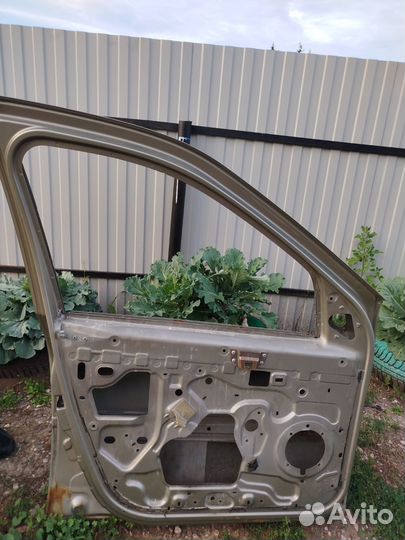 Дверь на renault logan 1