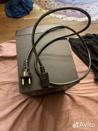 Студийный монитор активный JBL 305 P