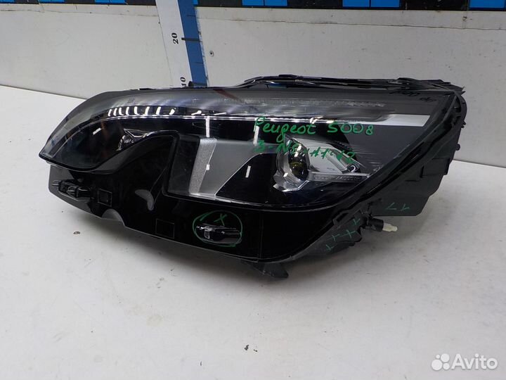 Фара левая Peugeot 5008 2012