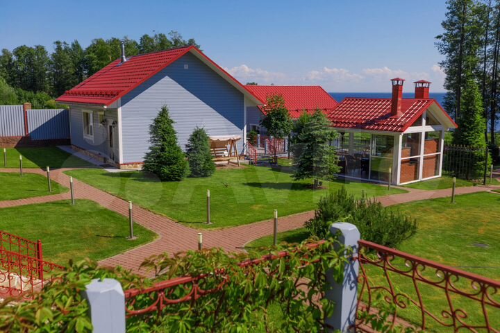 Коттедж 215 м² на участке 20 сот.