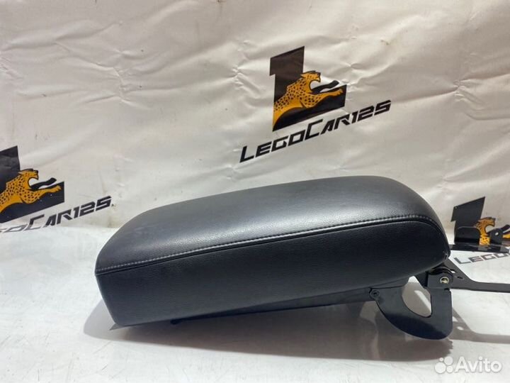 Подлокотник Nissan Murano Z51 VQ35DE 2010