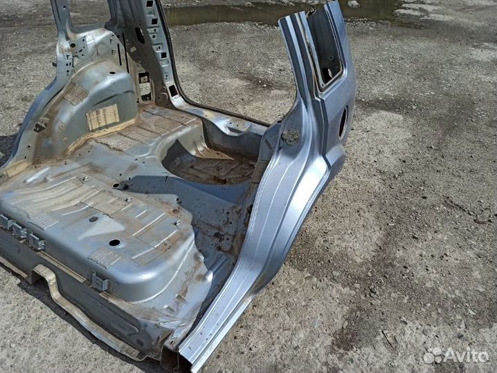 Задняя часть Ford Fusion хэтчбэк fyja 2008