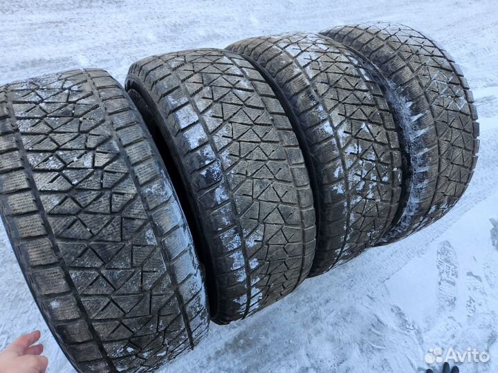 Bridgestone Blizzak DM-V2 285/60 R18