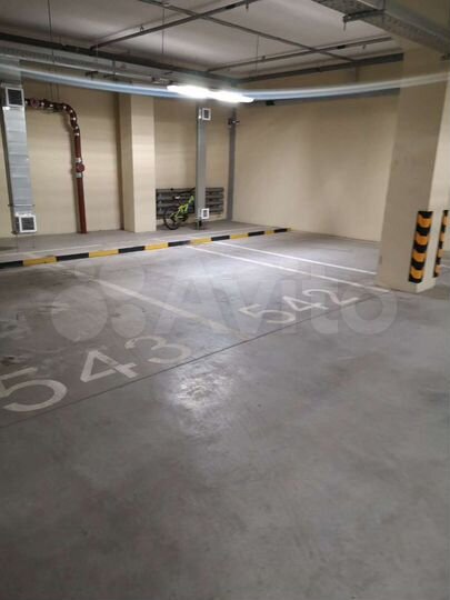 Машиноместо, 12 м²