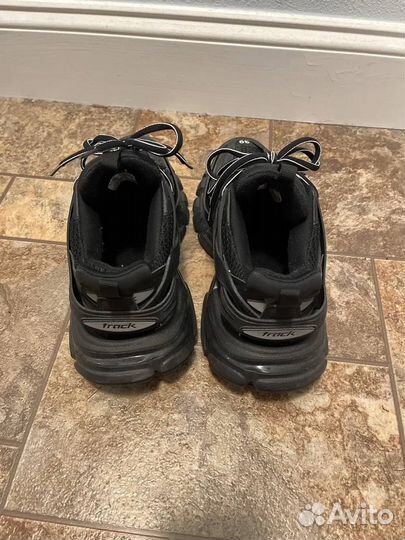 Balenciaga track 1 оригинал