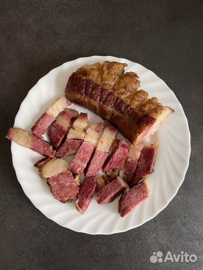 Мясо конины копченое