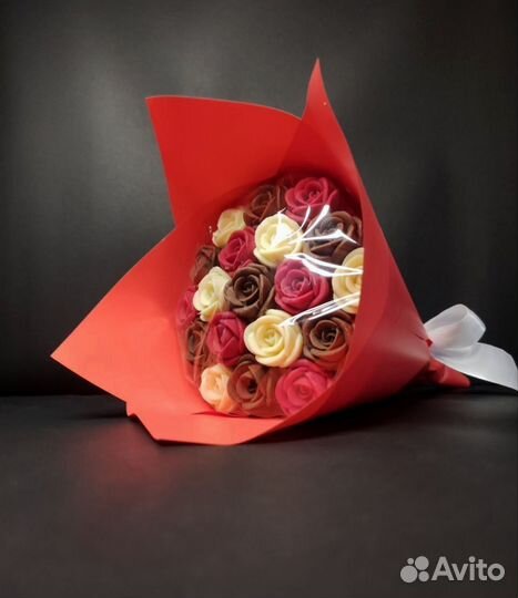 Розы из Белого и Молочного Шоколада 19 шт в Букете