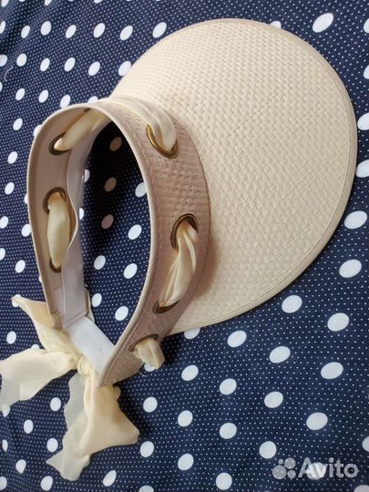 Козырек модный соломенный
