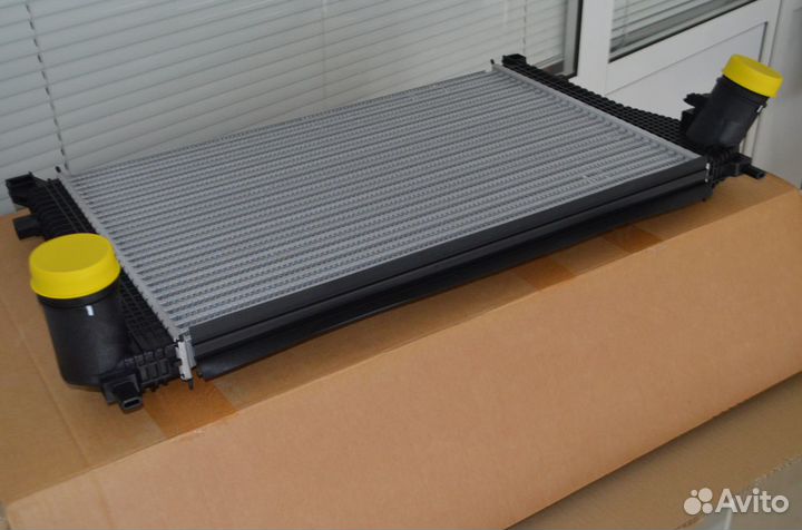 Интеркулер 5Q0145803R