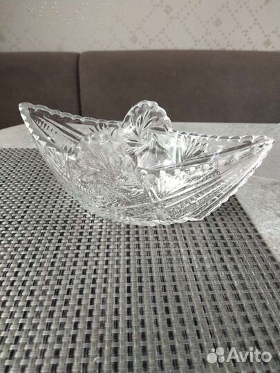 Хрустальная ваза