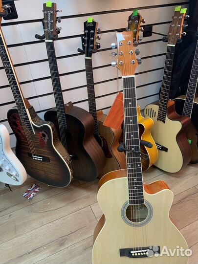 Акустическая гитара Martinez